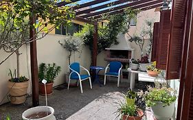 Retro House With Garden In Anopoli